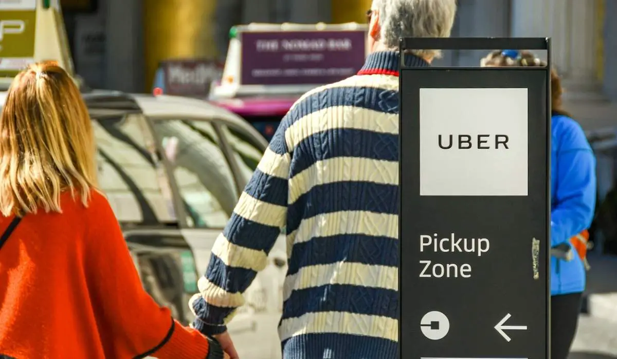 Real People Share Their Vegas Budget-Saving Hacks 4 Uber pickup: How much is Uber from Las Vegas airport to Venetian