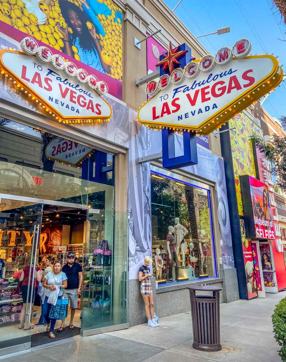 26 Unique Souvenirs from Las Vegas (and Where to Find Them) 1 Unique Souvenirs from Las Vegas