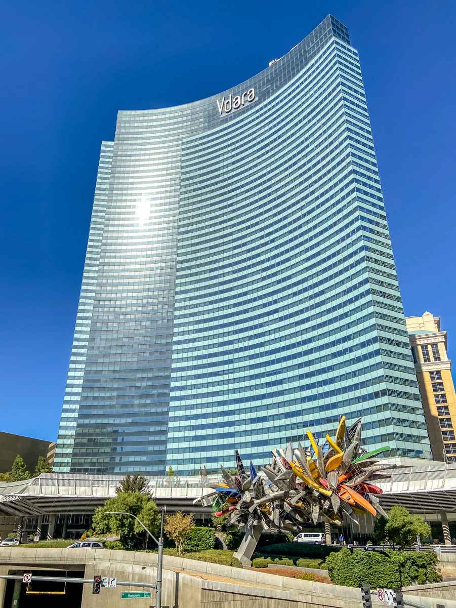 Vdara vs Aria (Prices, Rooms, Restaurants, & Nightlife) 3 The Vdara Hotel & Spa