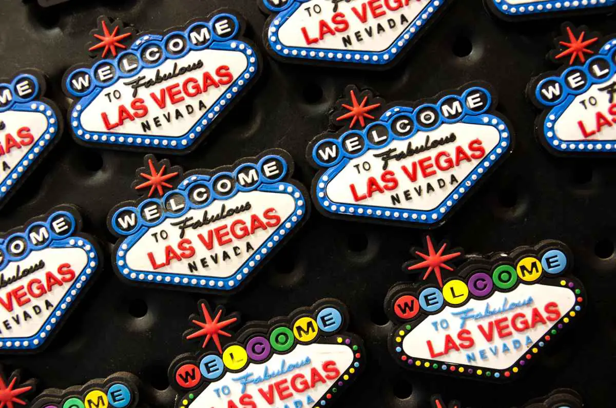 7 Common Las Vegas Tourist Traps (And How to Avoid Them) 6 Vegas souvenir magnets